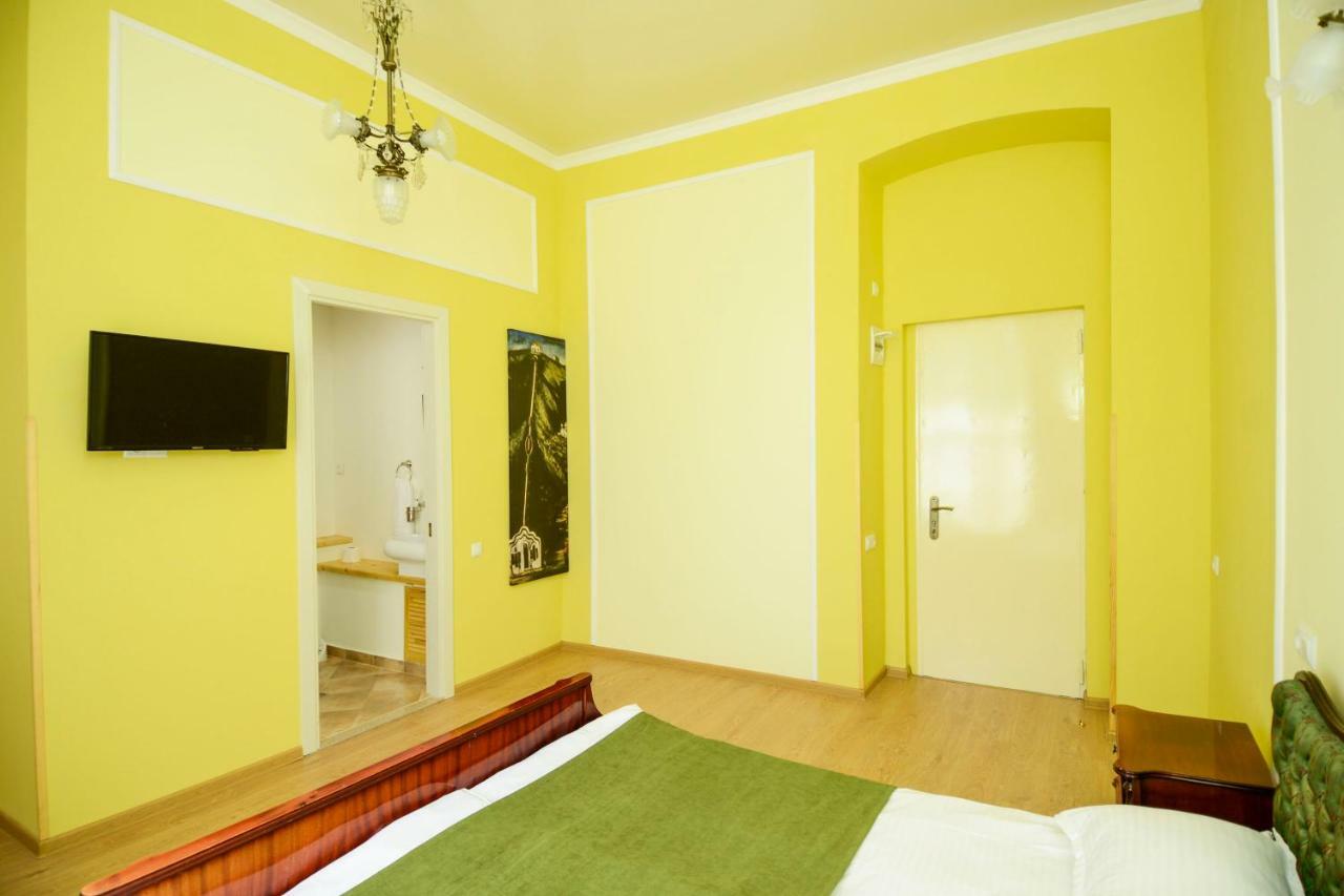 Iveria Aparthotel Tbilisi Exterior photo